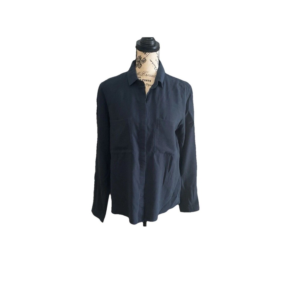Cloth and stone navy blue button front blouse pockets medium long sleeves